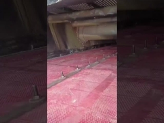 Εικόνα από κόκκινο-μαύρο καουτσούκ